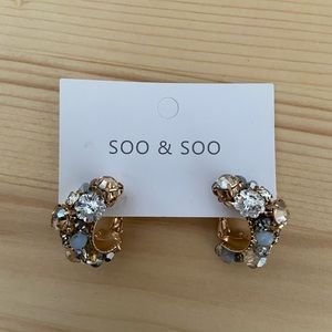 Decorative wreath hoop earrings